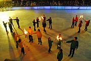 Olympia Ringe auf dem Eis des Münchner Eiszaubers (Foto: Ingrid Grossmann)